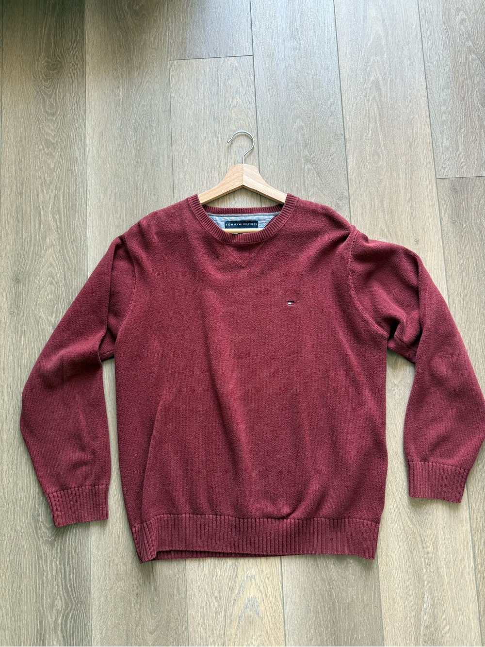 Tommy Hilfiger Men's Maroon Crewneck Sweater